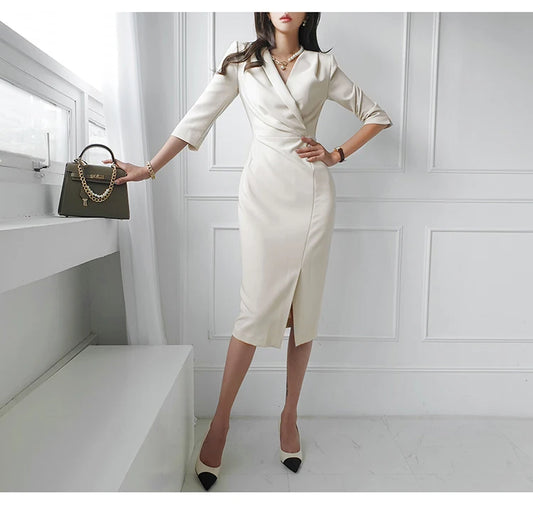 Queen Vintage V-Neck Midi Dress