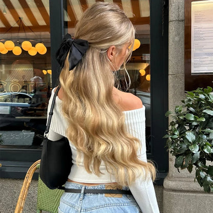 Chic Élan Off-Shoulder Crop Top